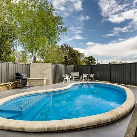 Belmont Pool Paradise - Havelock North Home ภายนอก รูปภาพ